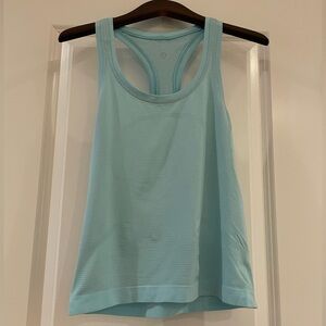 Lululemon Swiftly Tech size 6 light blue